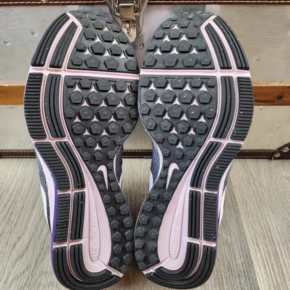 ***SOLD**** Nike Zoom Pegasus 33 Sneakers size 8 - Picture 9 of 10